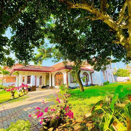 Grand Villa Negombo Esterno foto